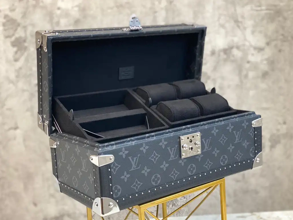 ACCESSOIRES VUITTON COFFRET LOUIS 0626